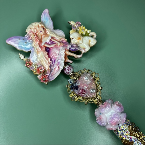 Fairy & Puppy with Decorative Gold Tone Accent Angels Handmade Beaded Pen - Picture 3 of 8